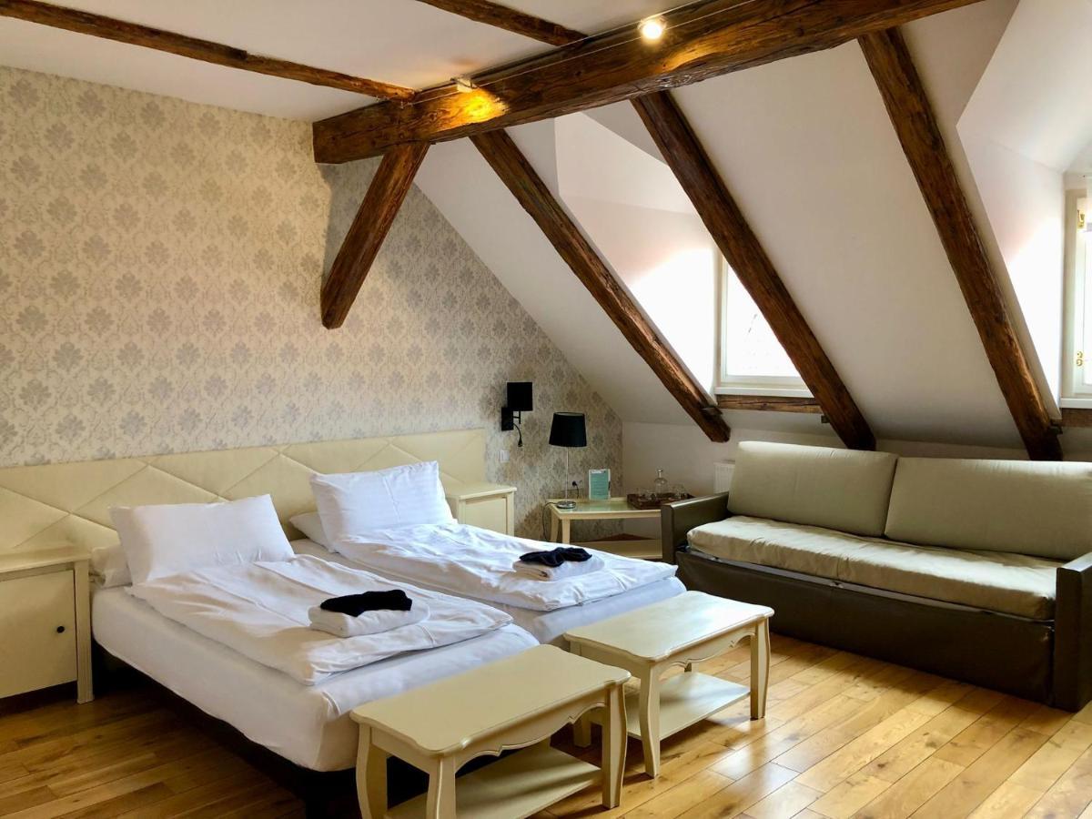 Comfort Maisonette Family Room View
